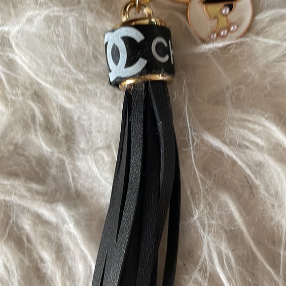 COPY - 🆕🎁 Upcycled Designer Inspired Keychain.. special order one of a kind! - Picture 5 of 5